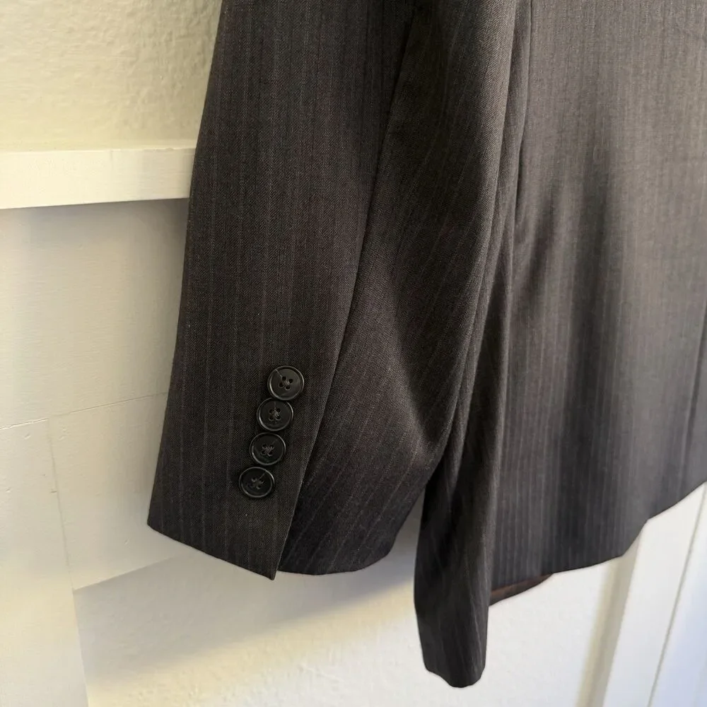 Jos A Bank Signature Slim Fit Blazer 40S Gray Pinstripe 100% Wool Sport Coat